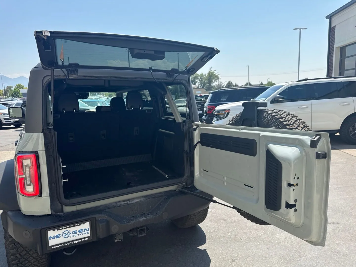 Ford Bronco photo 15