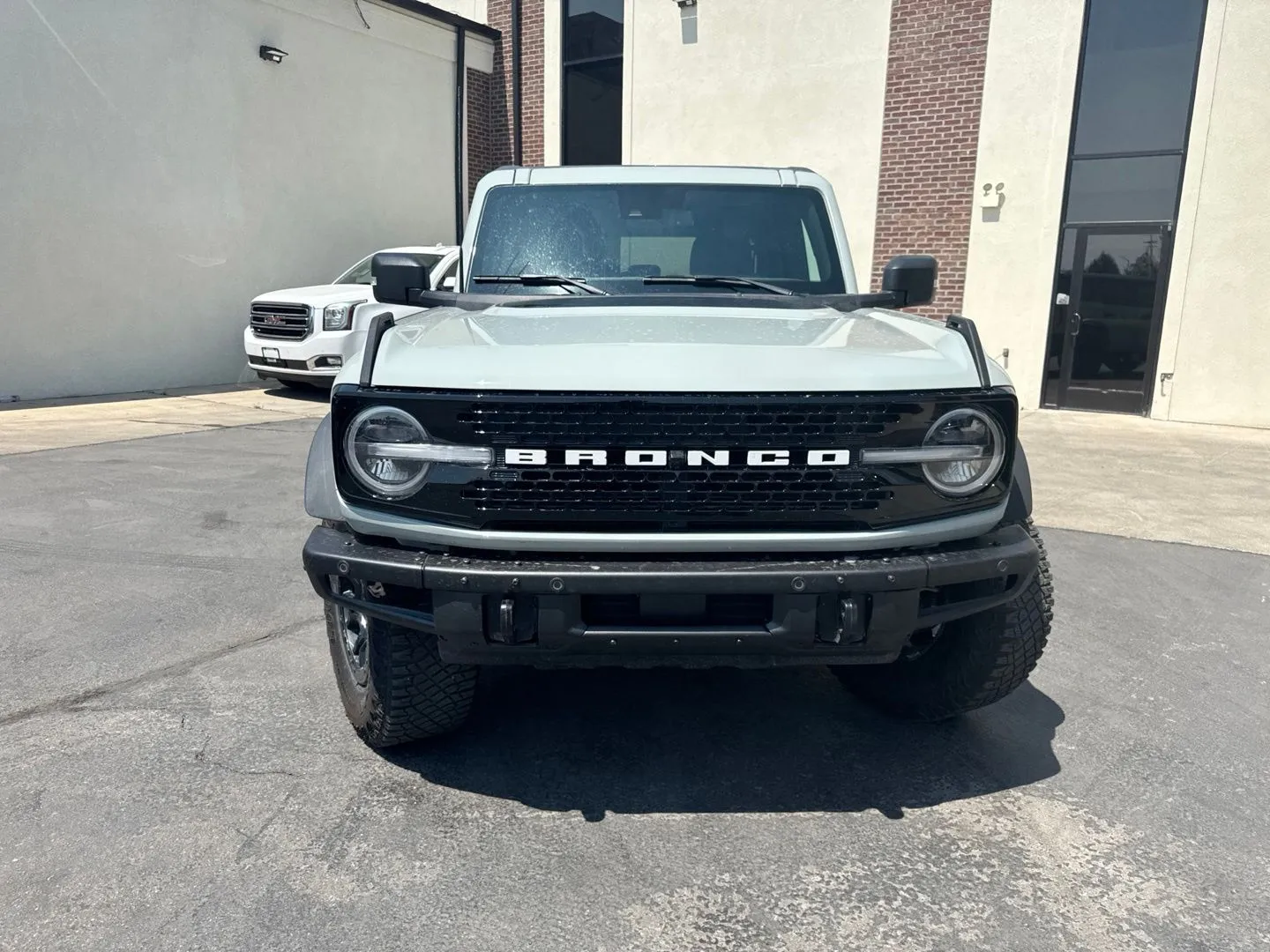 Ford Bronco photo 3