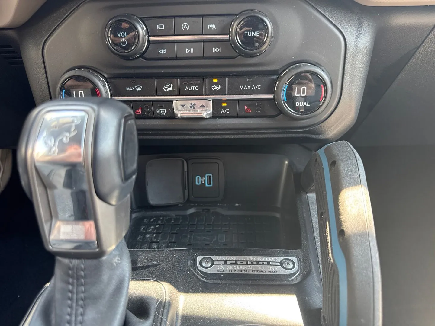 Ford Bronco photo 29