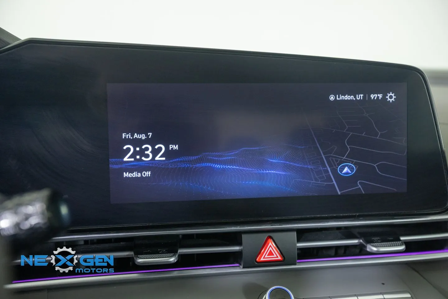Hyundai Elantra photo 18