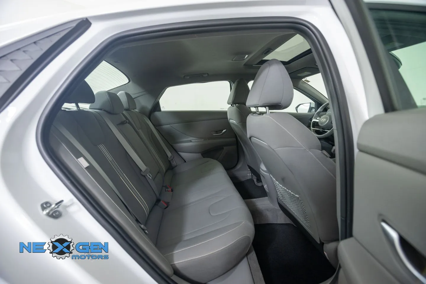Hyundai Elantra photo 36