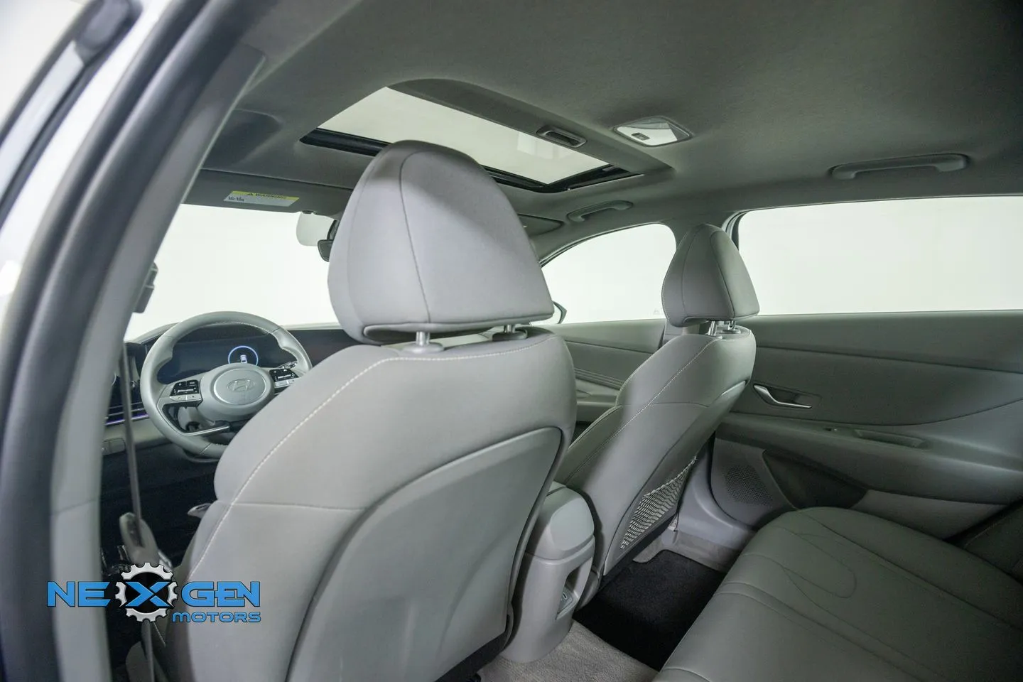 Hyundai Elantra photo 27