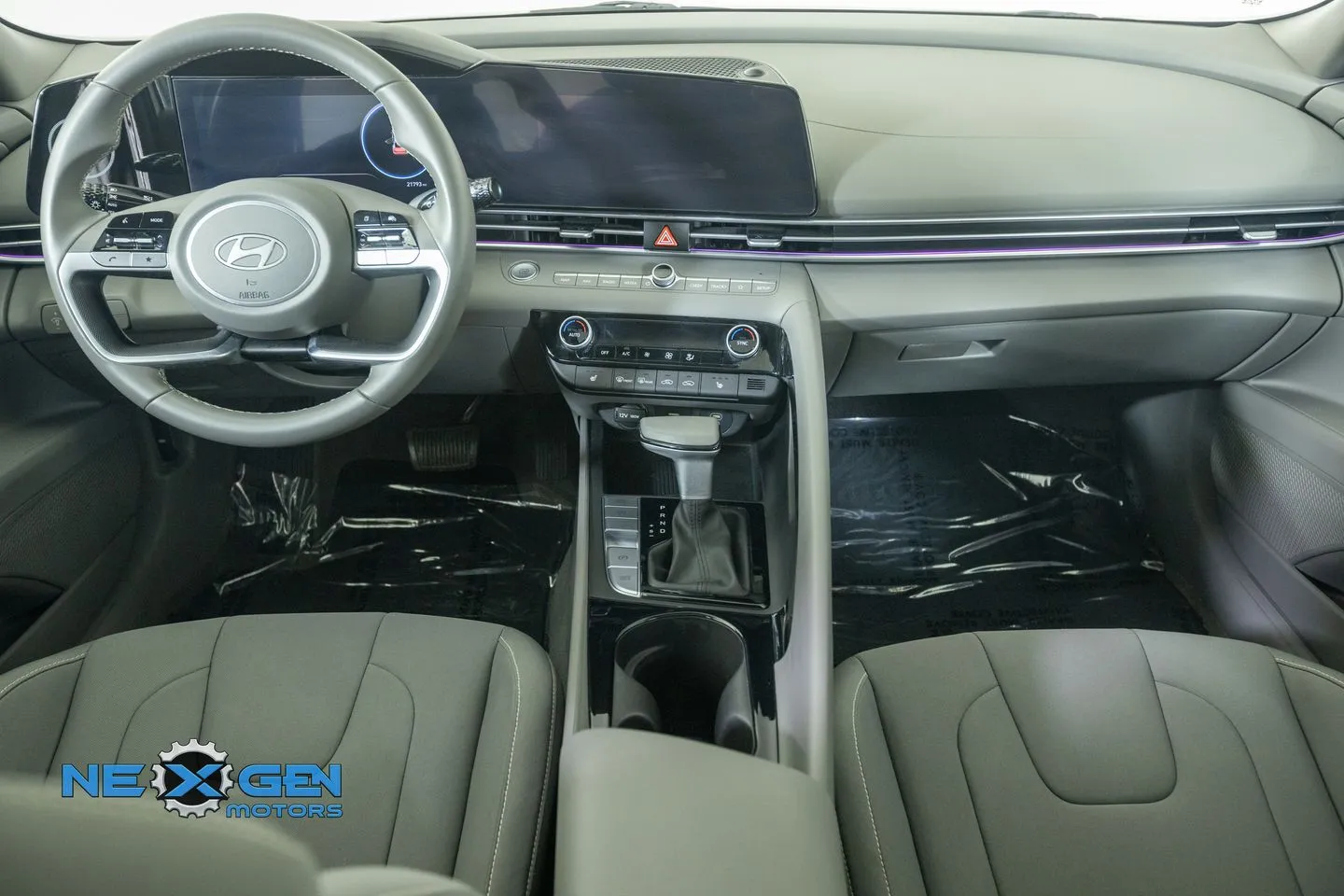 Hyundai Elantra photo 30