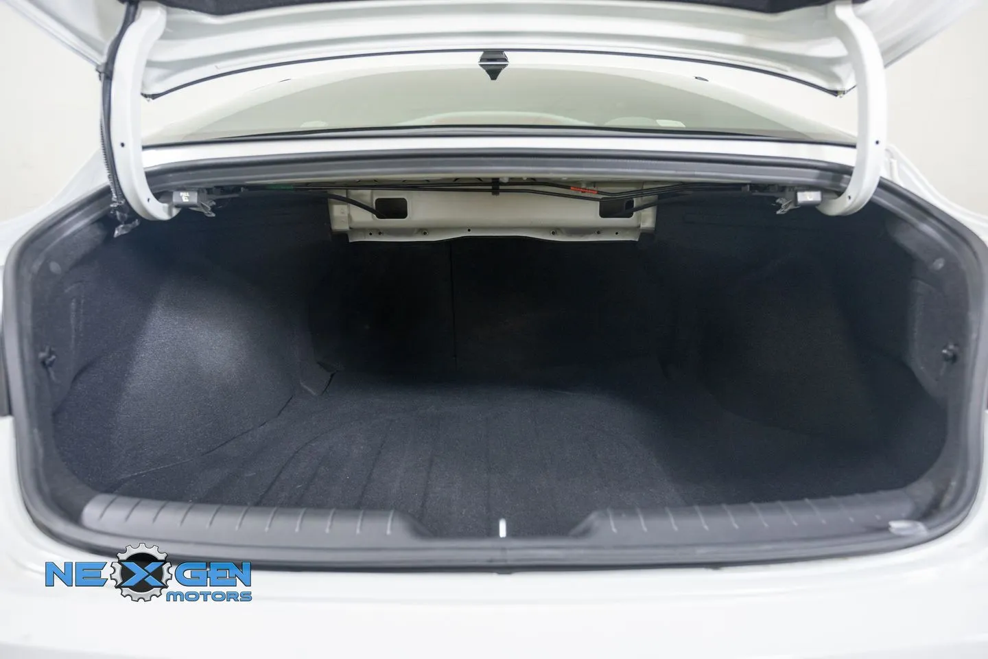 Hyundai Elantra photo 33