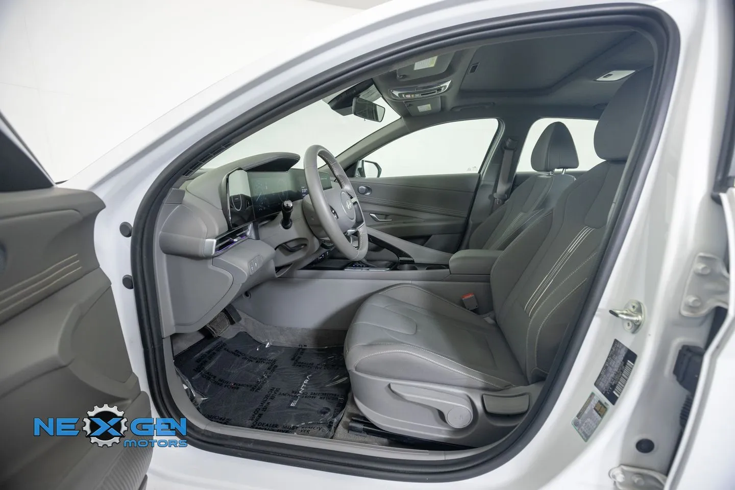Hyundai Elantra photo 12