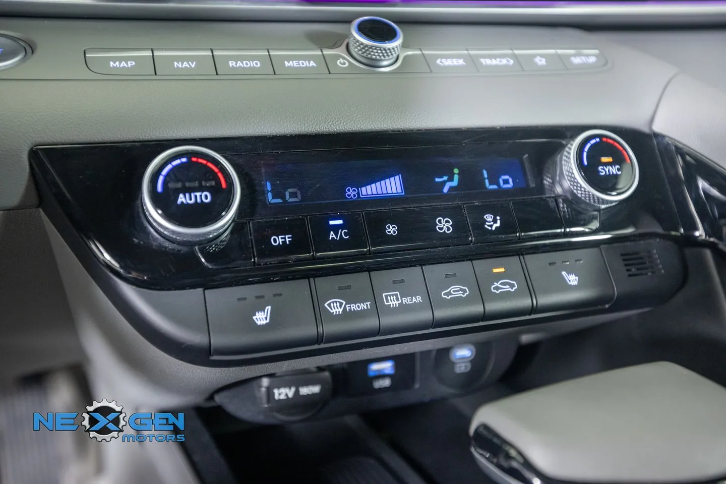 Hyundai Elantra photo 22