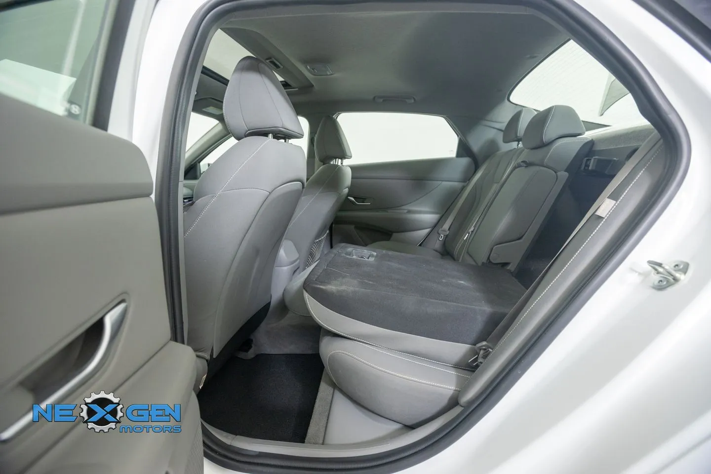 Hyundai Elantra photo 29