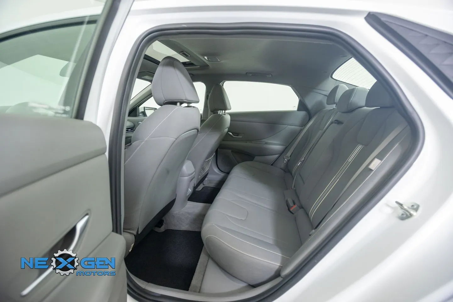 Hyundai Elantra photo 28