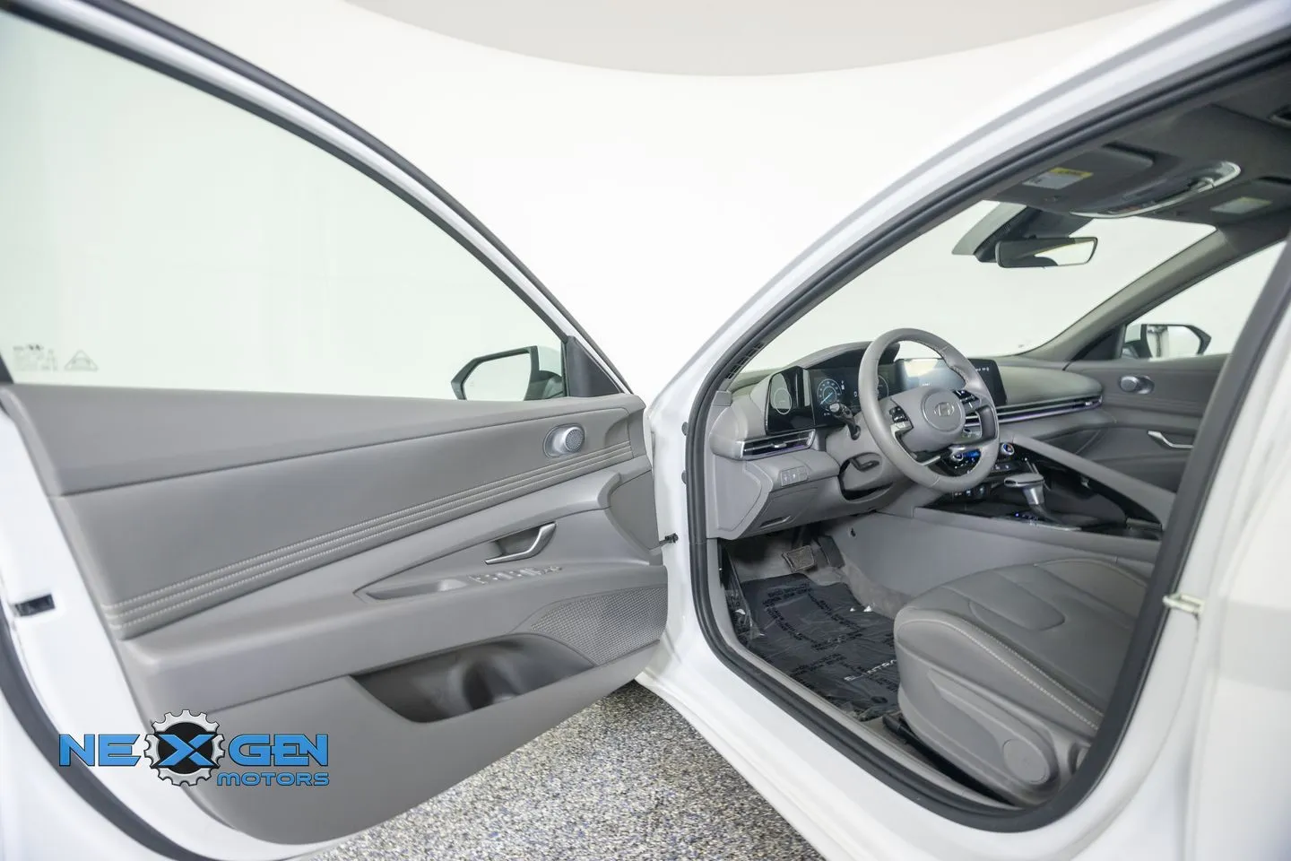 Hyundai Elantra photo 10
