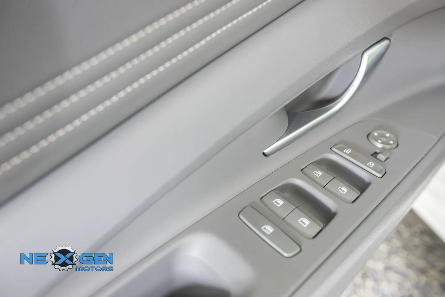 Hyundai Elantra photo 13