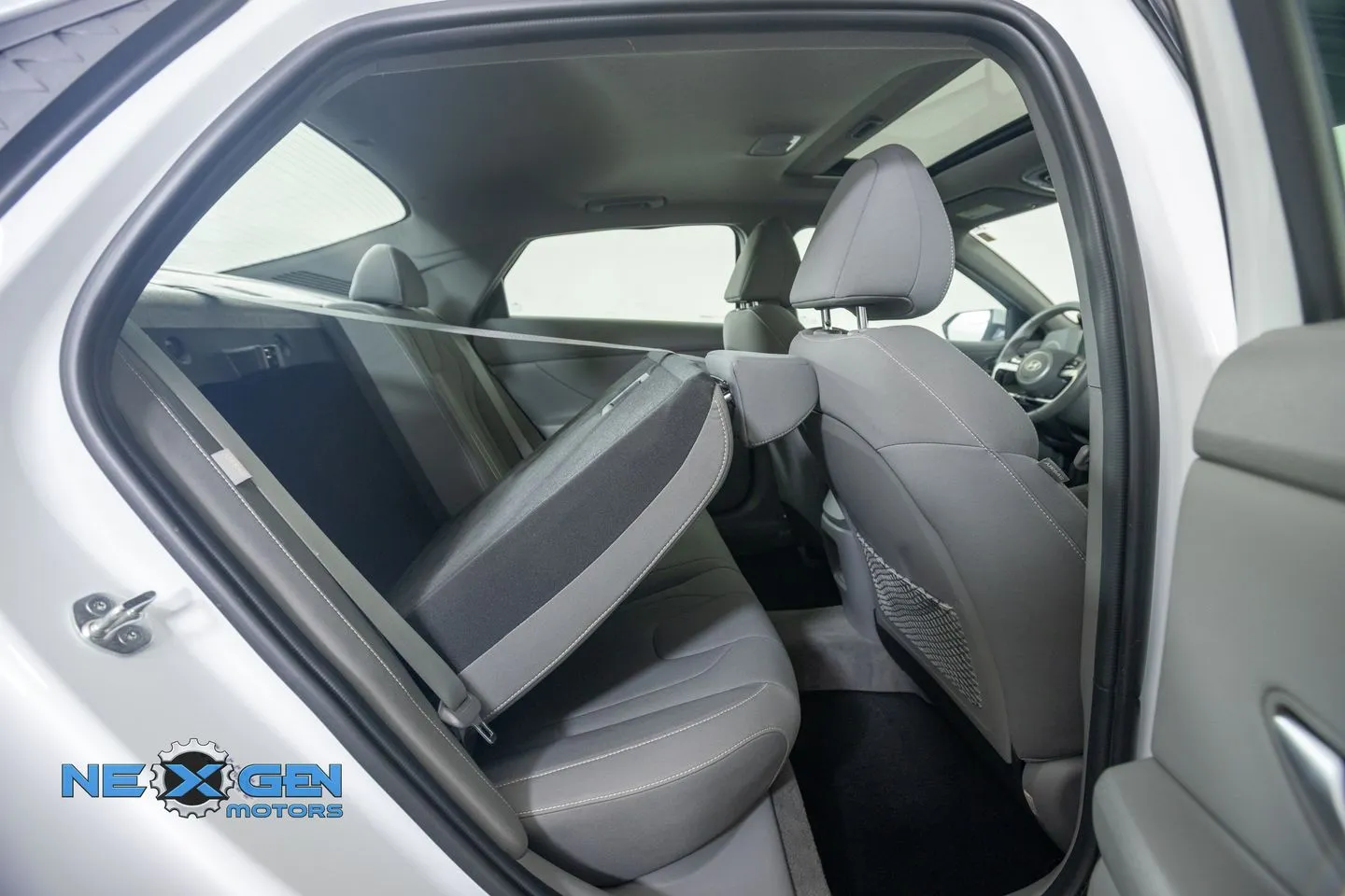Hyundai Elantra photo 37