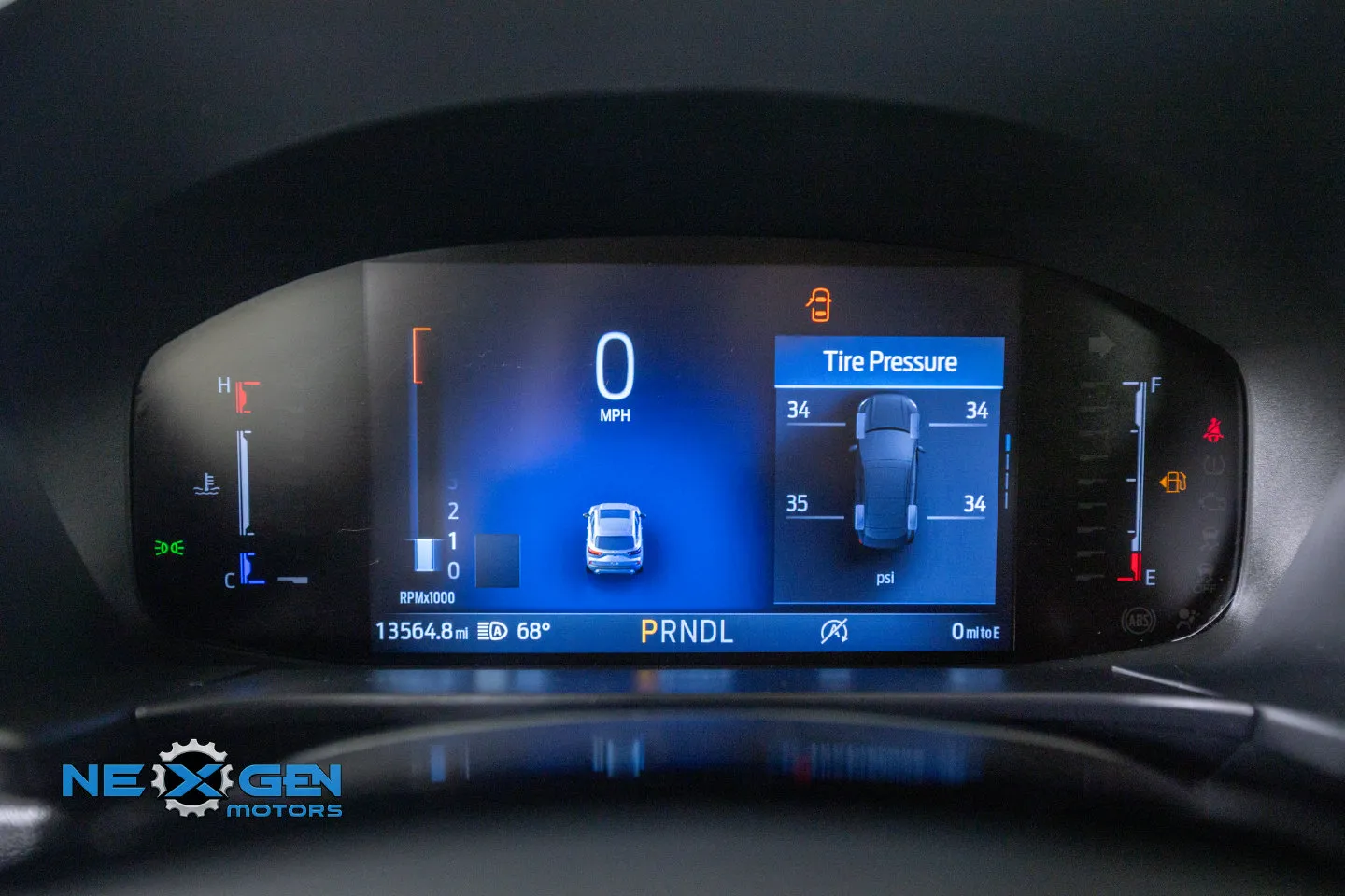 Ford Escape photo 3