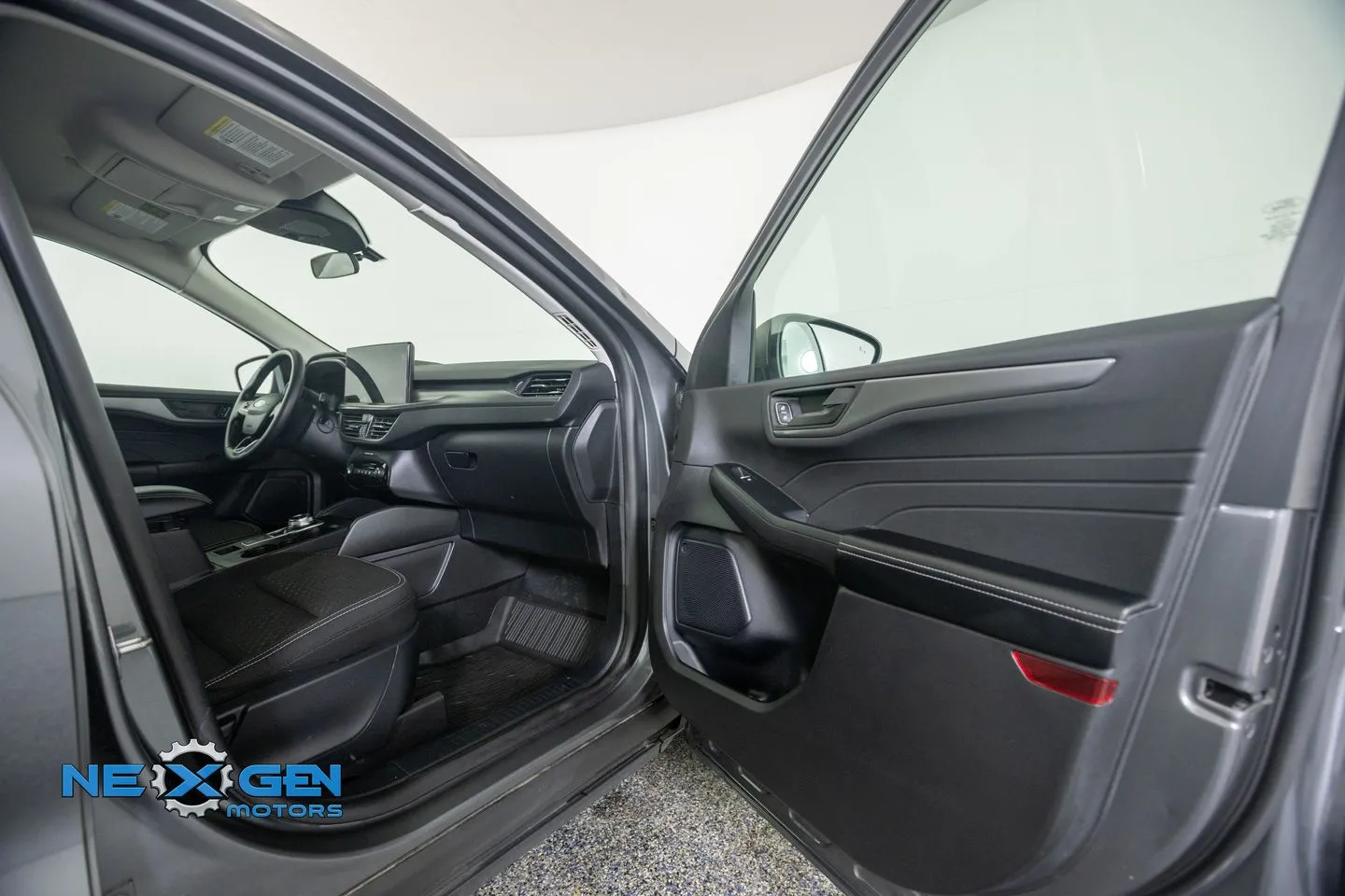 Ford Escape photo 6