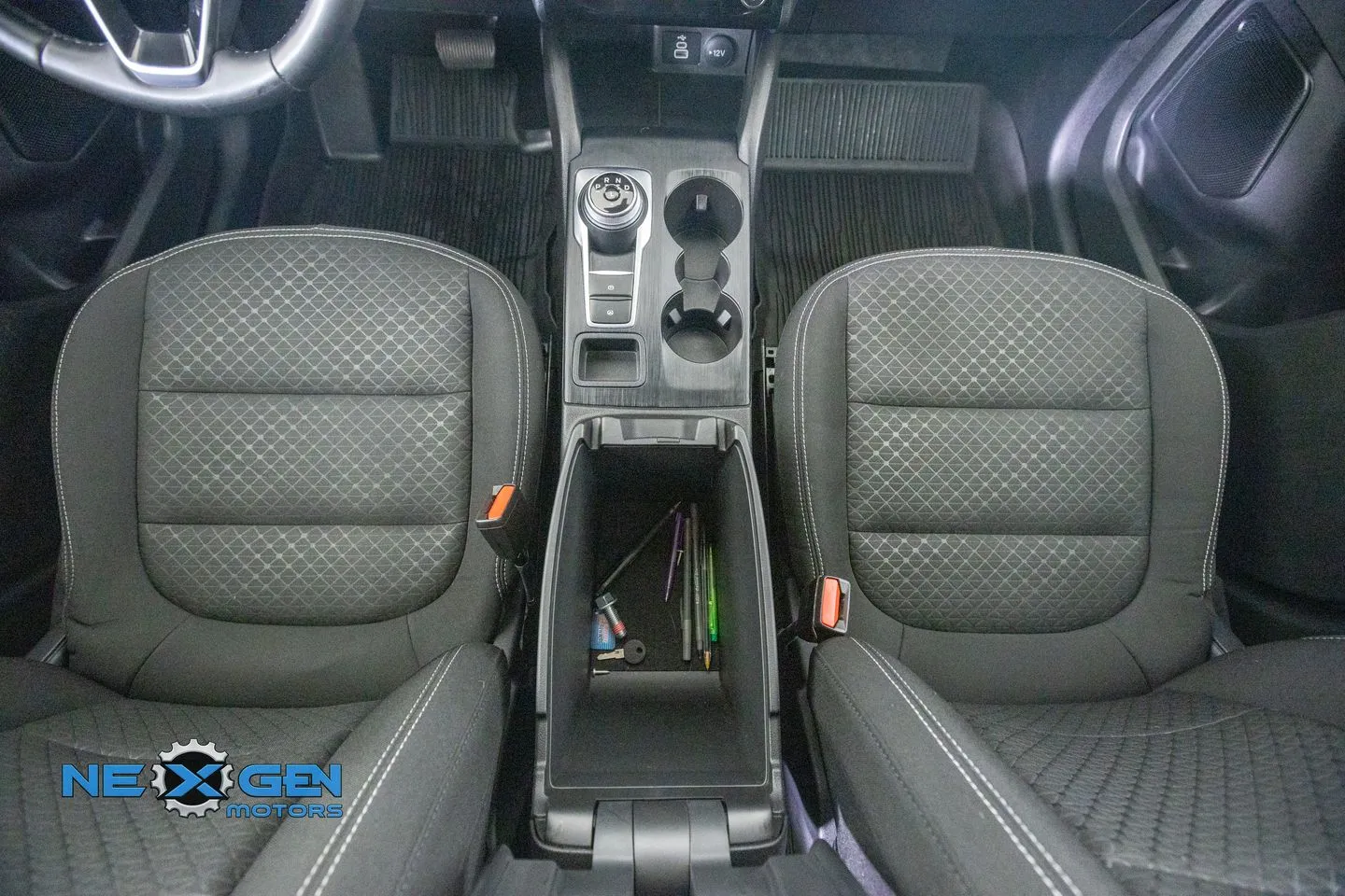 Ford Escape photo 5