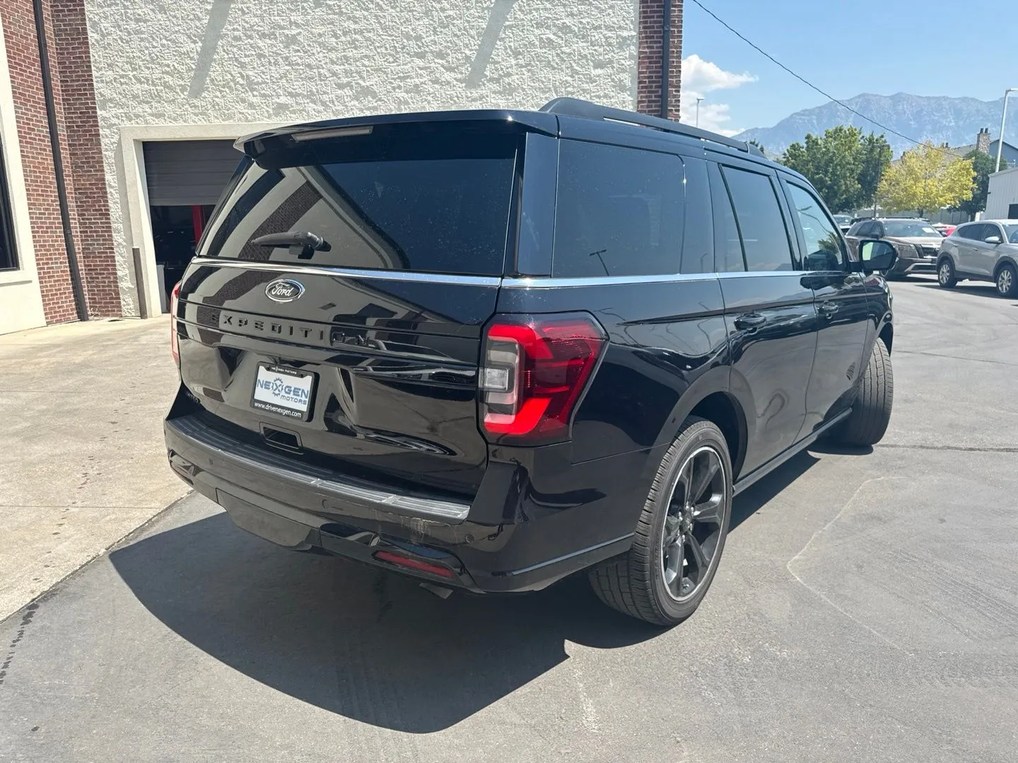 Ford Expedition photo 8