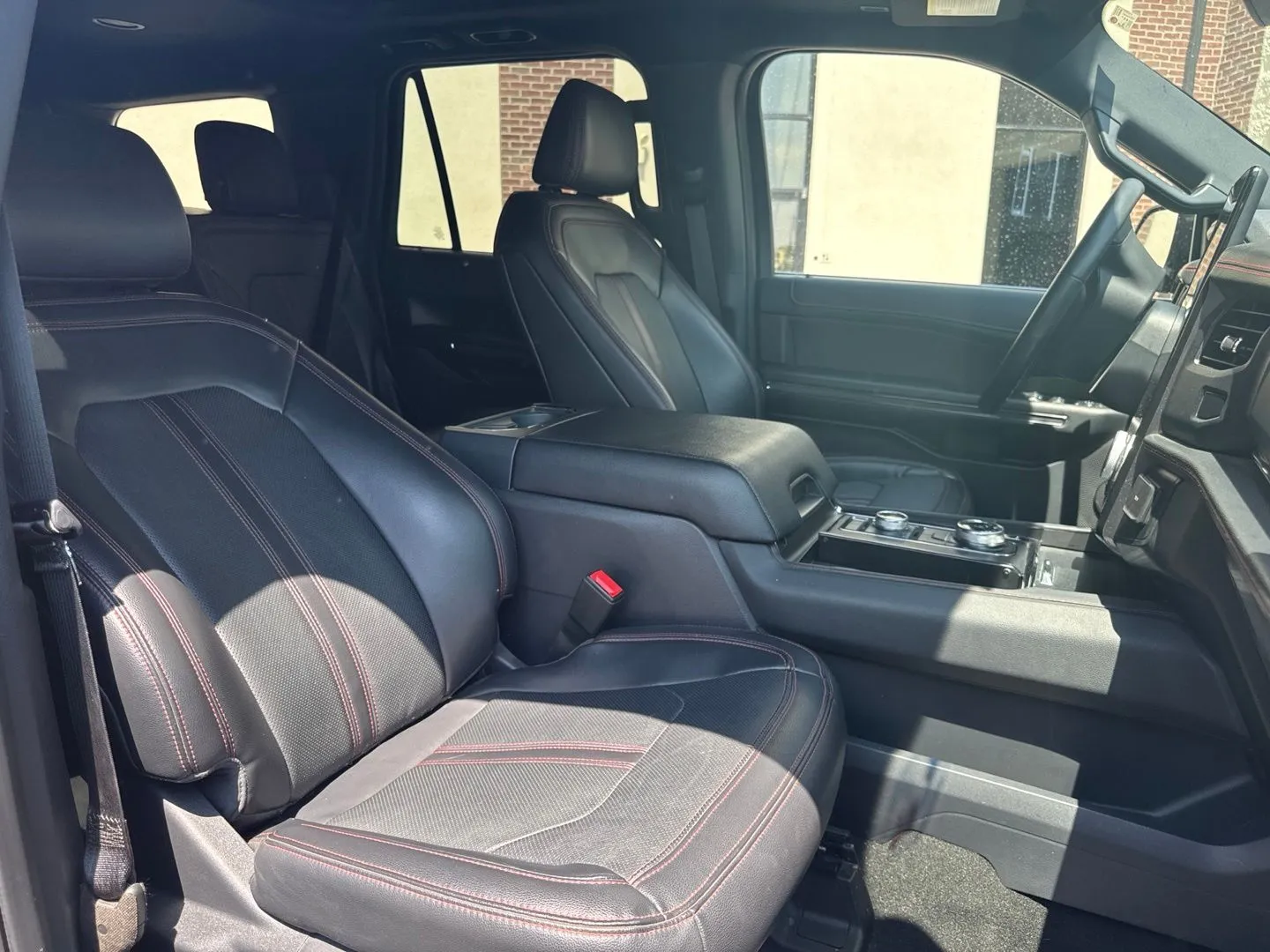 Ford Expedition photo 10