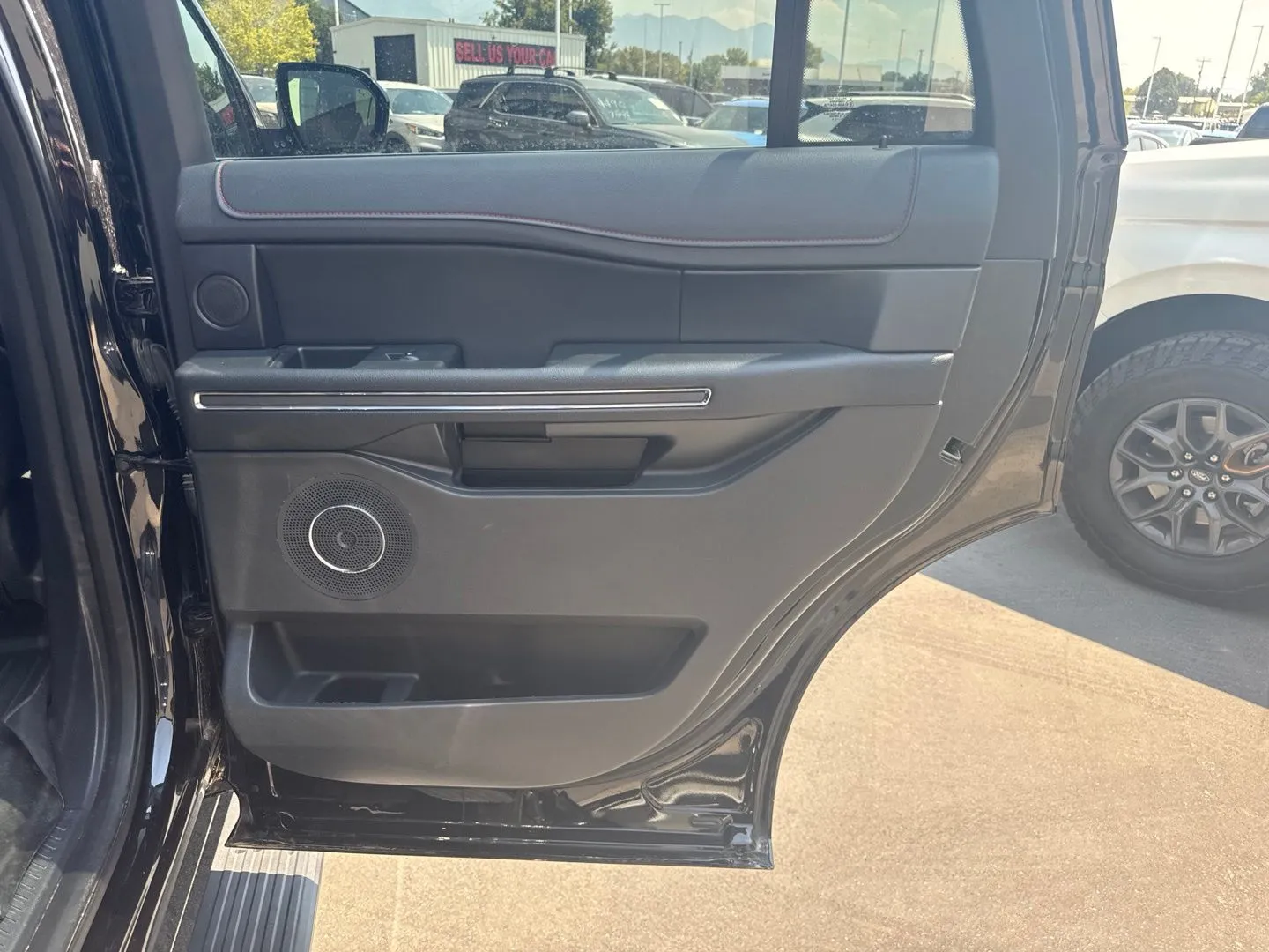 Ford Expedition photo 14
