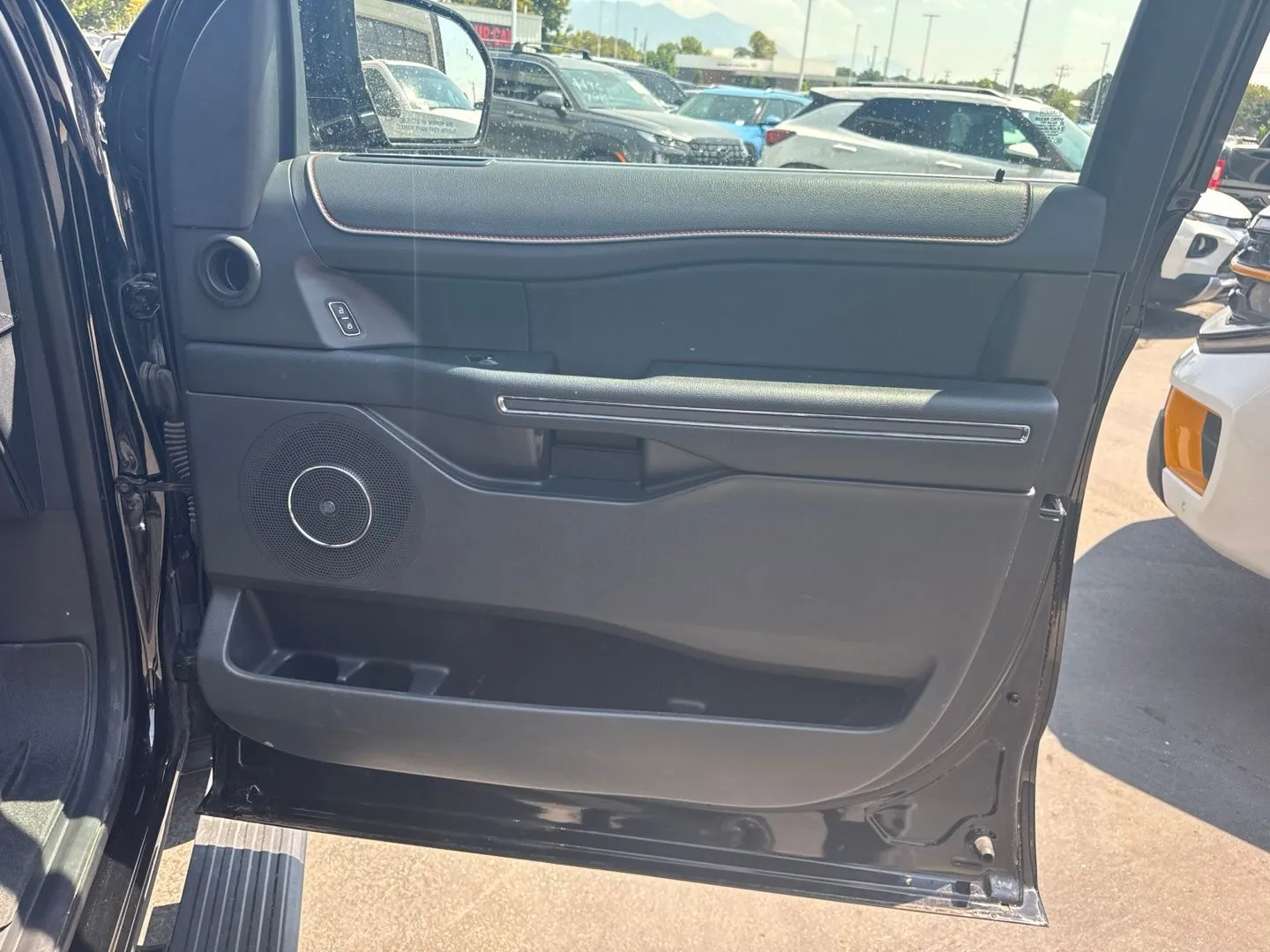 Ford Expedition photo 11