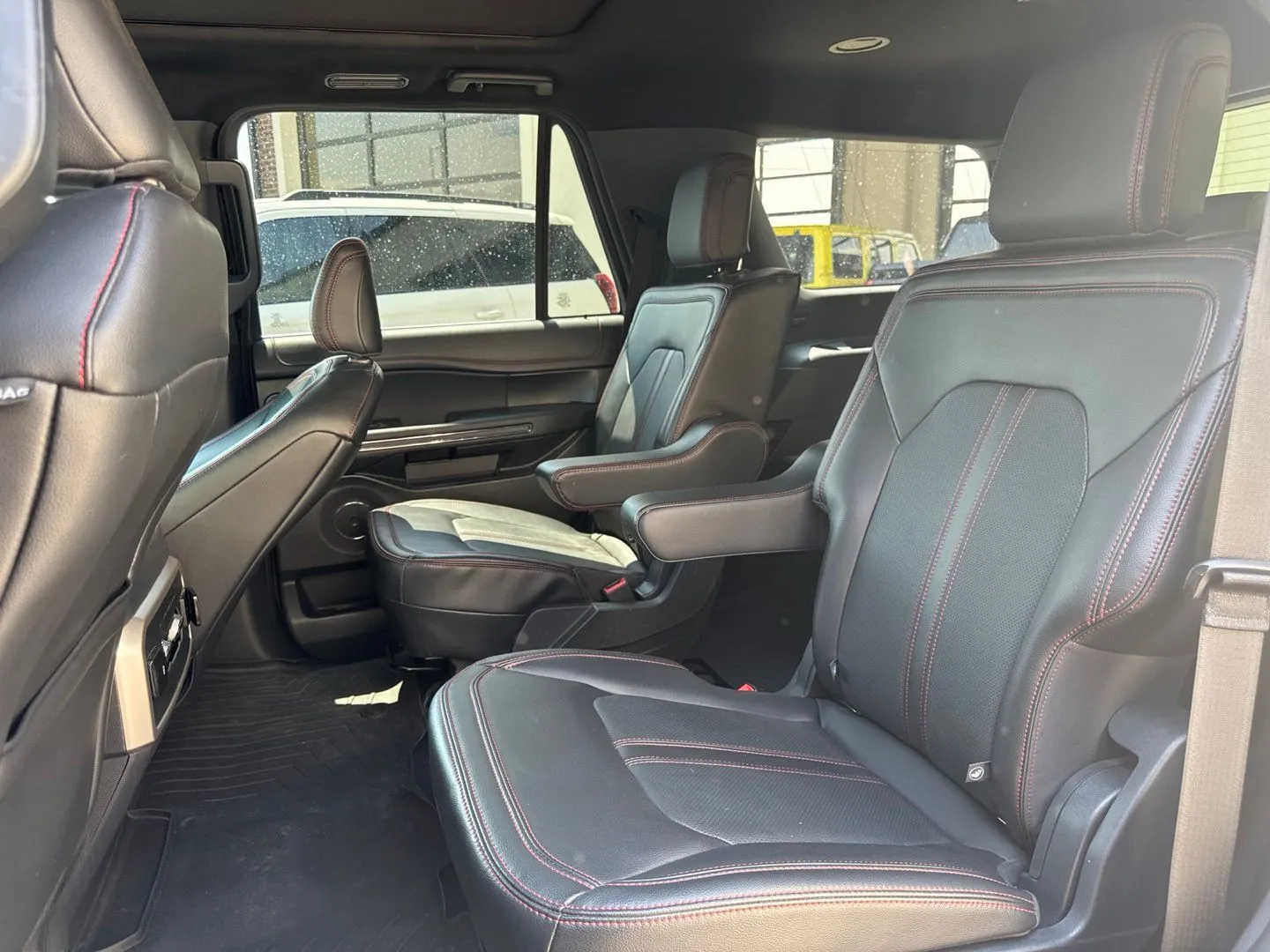 Ford Expedition photo 17