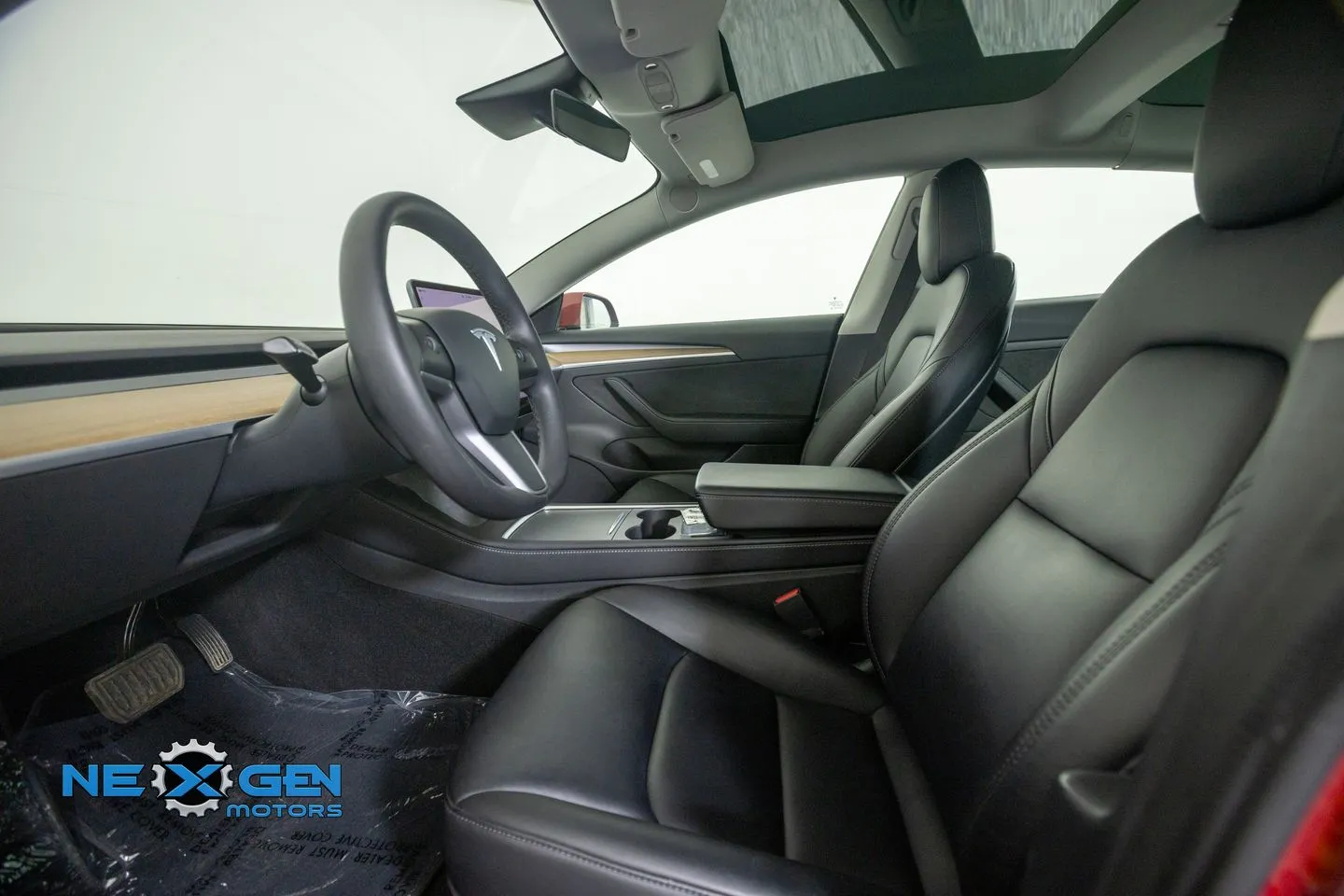 Tesla Model 3 photo 13