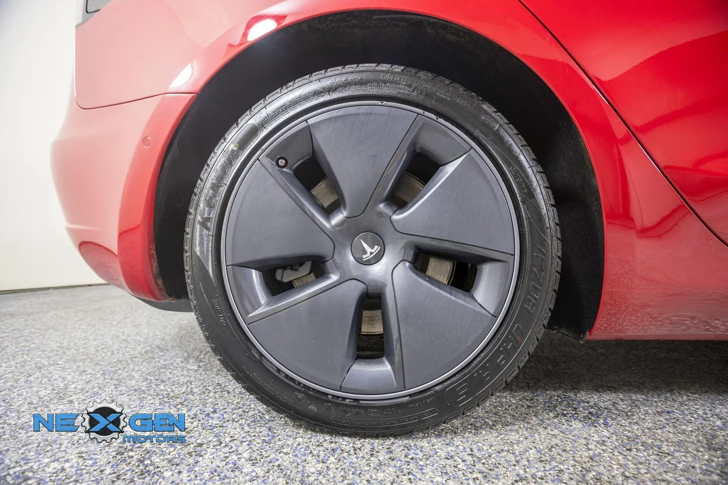 Tesla Model 3 photo 44