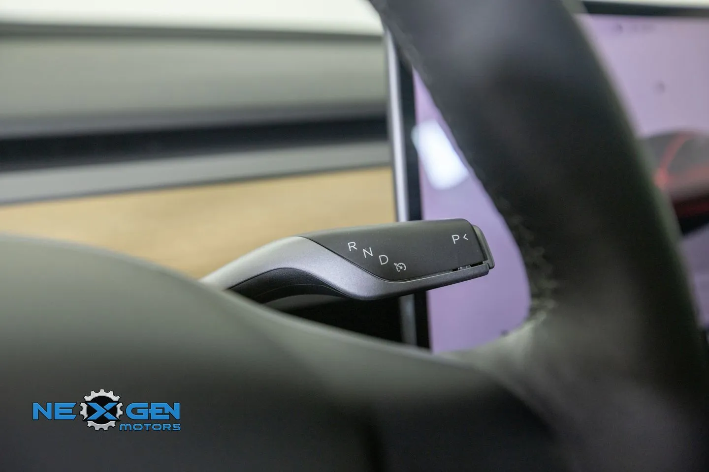 Tesla Model 3 photo 18