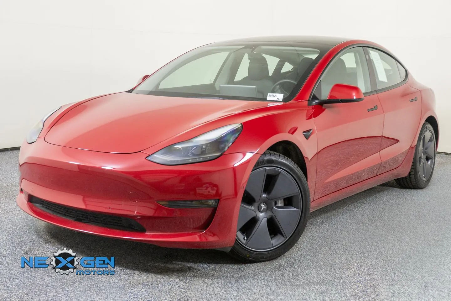Tesla Model 3 photo 11