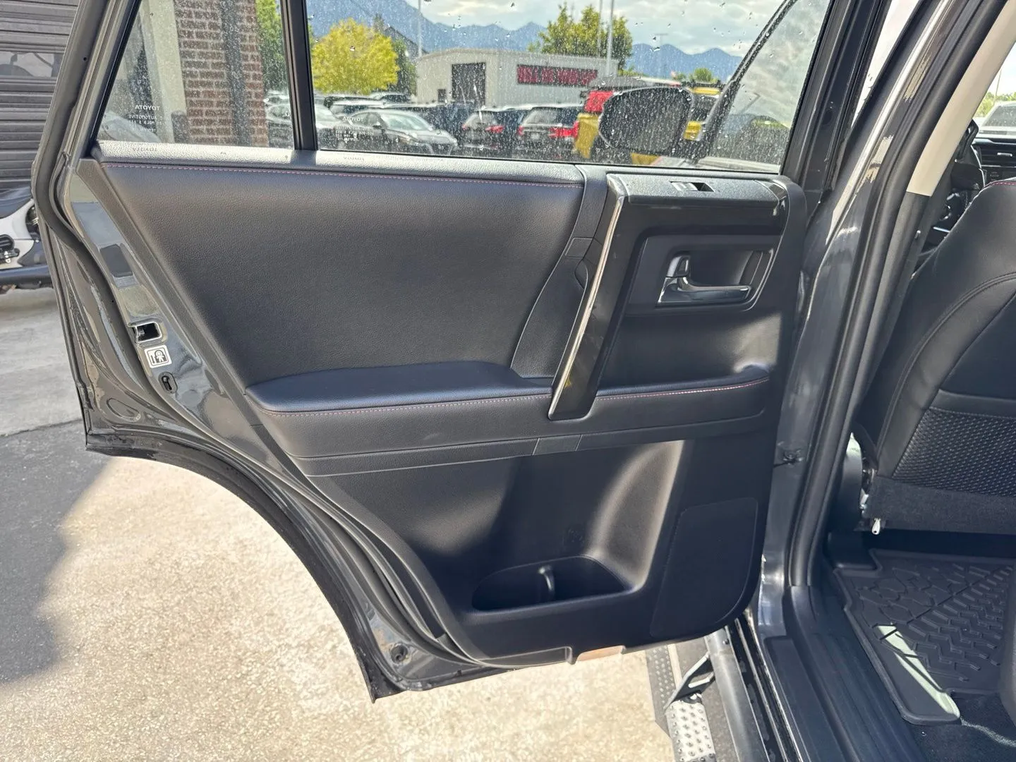 Toyota 4Runner photo 18