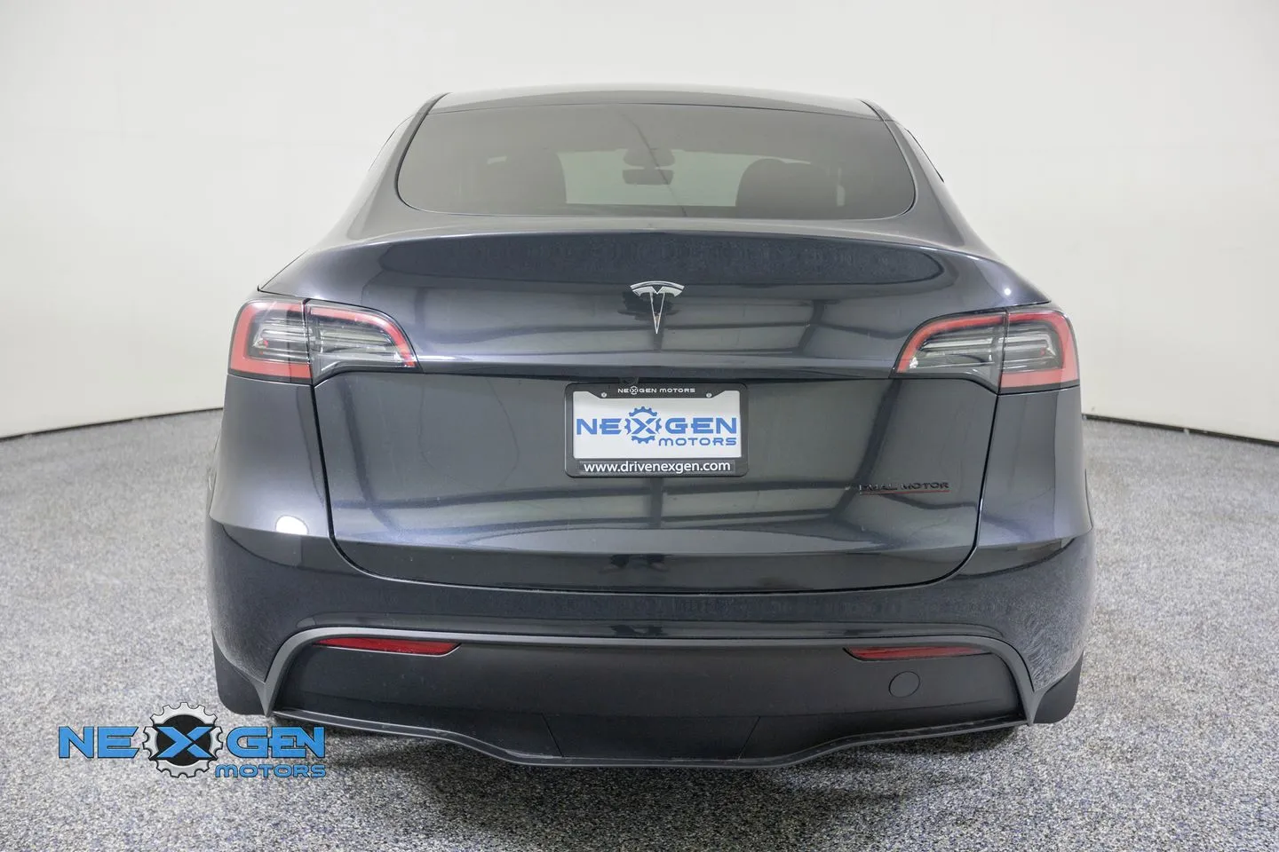 Tesla Model Y photo 7