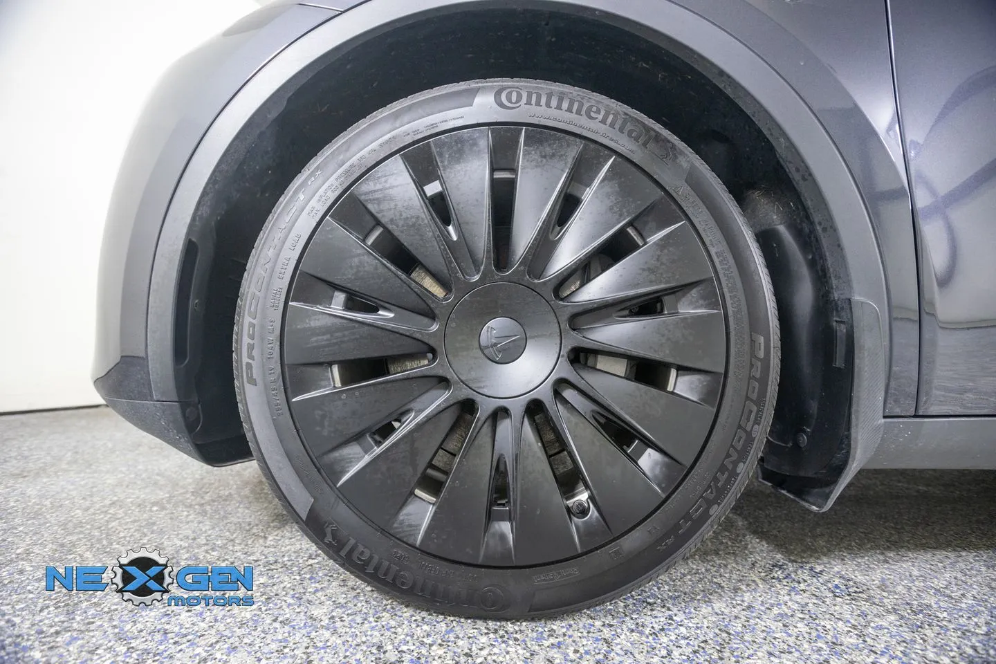 Tesla Model Y photo 46