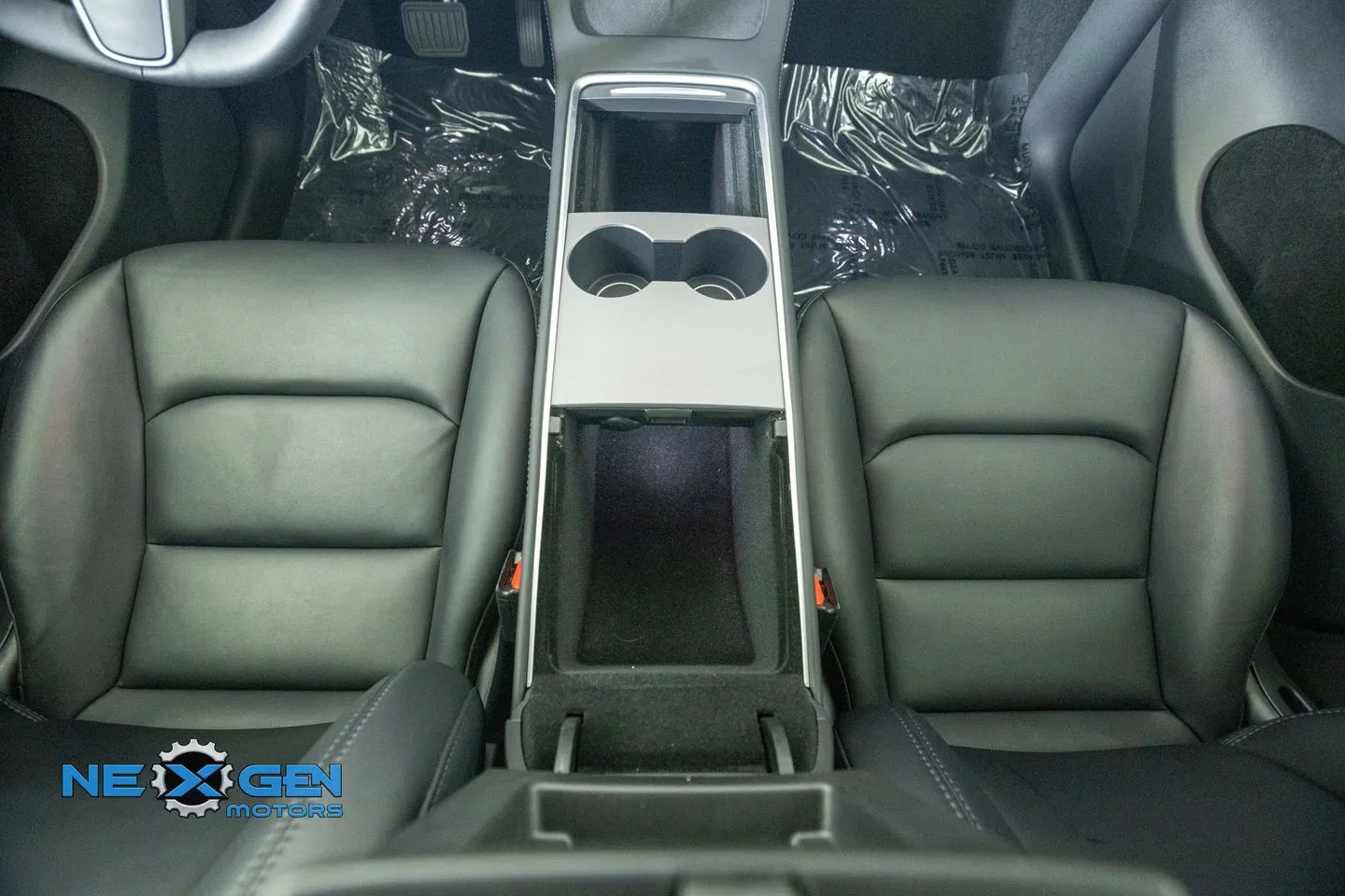 Tesla Model Y photo 30
