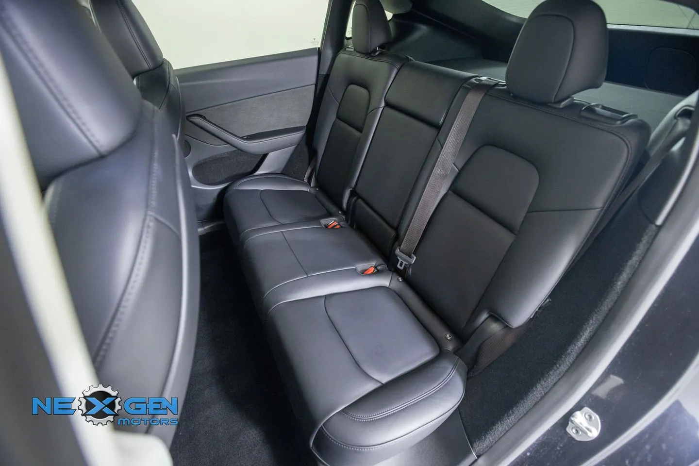 Tesla Model Y photo 31