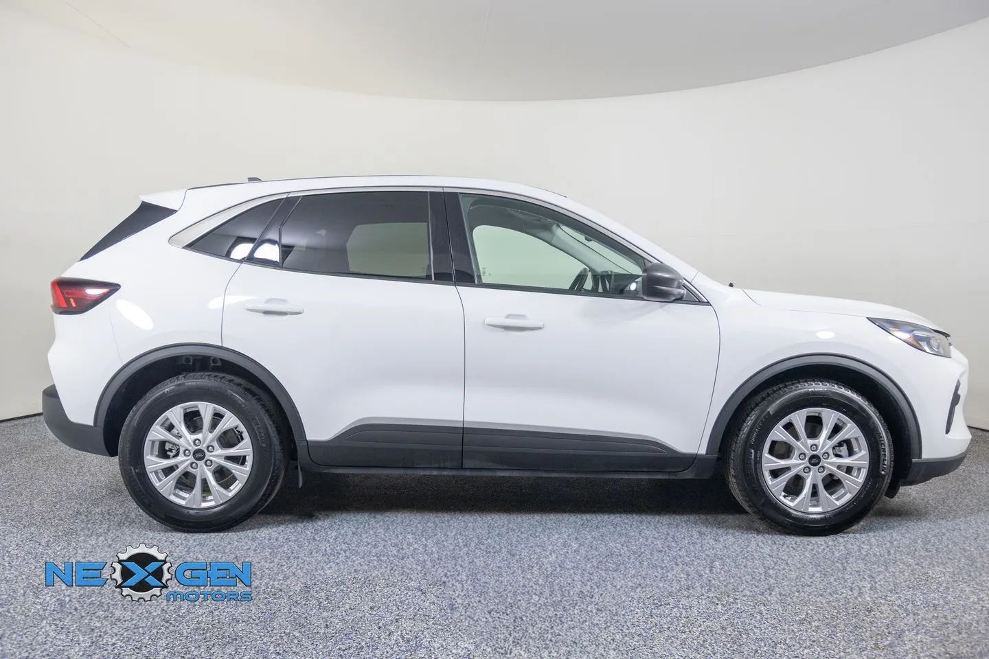 Ford Escape photo 38