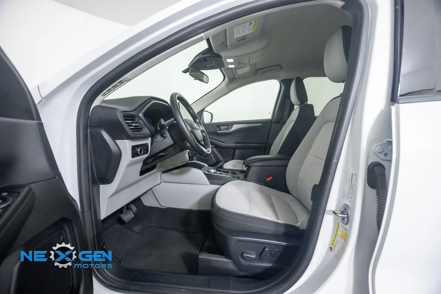 Ford Escape photo 13