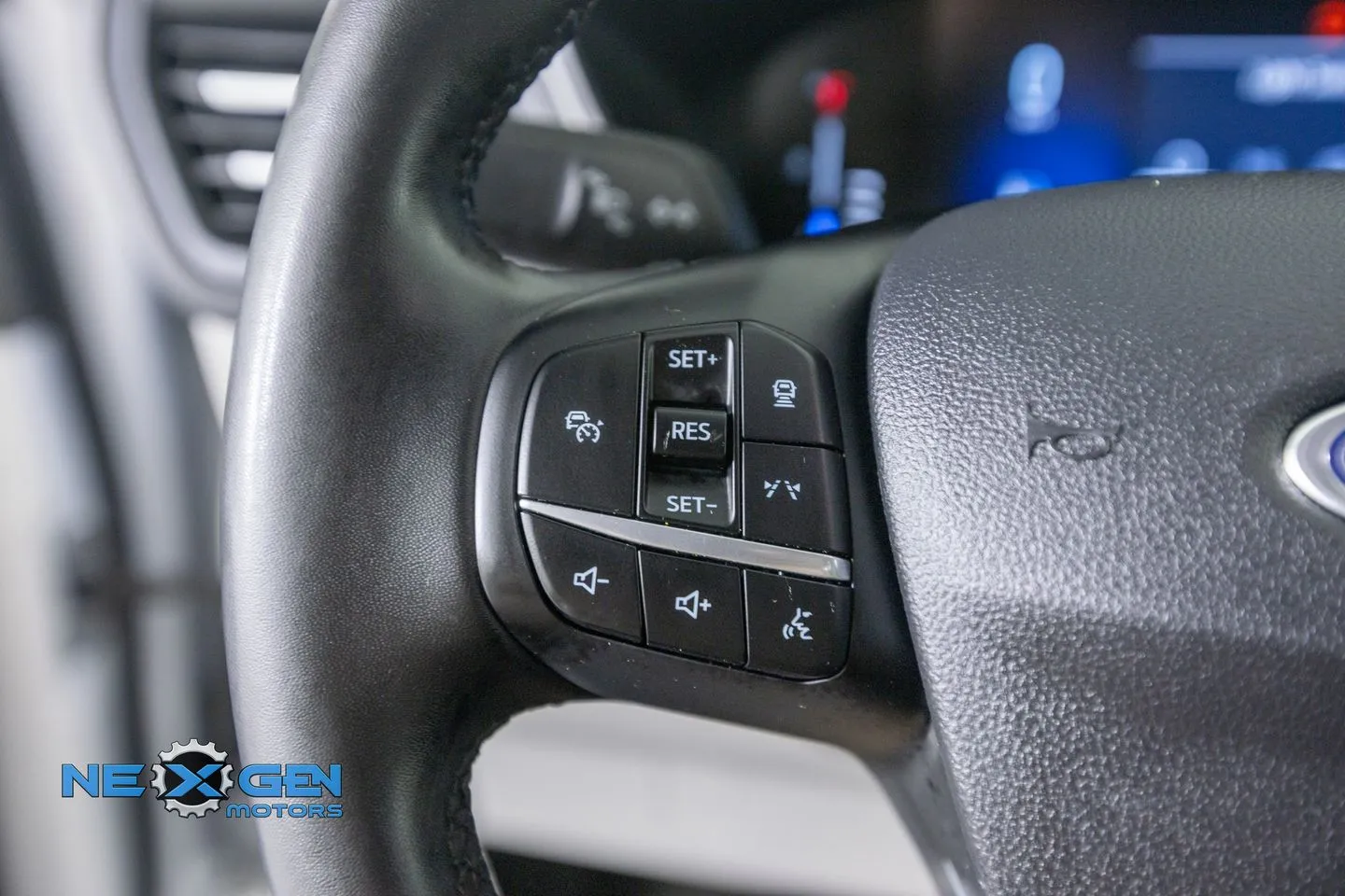 Ford Escape photo 16