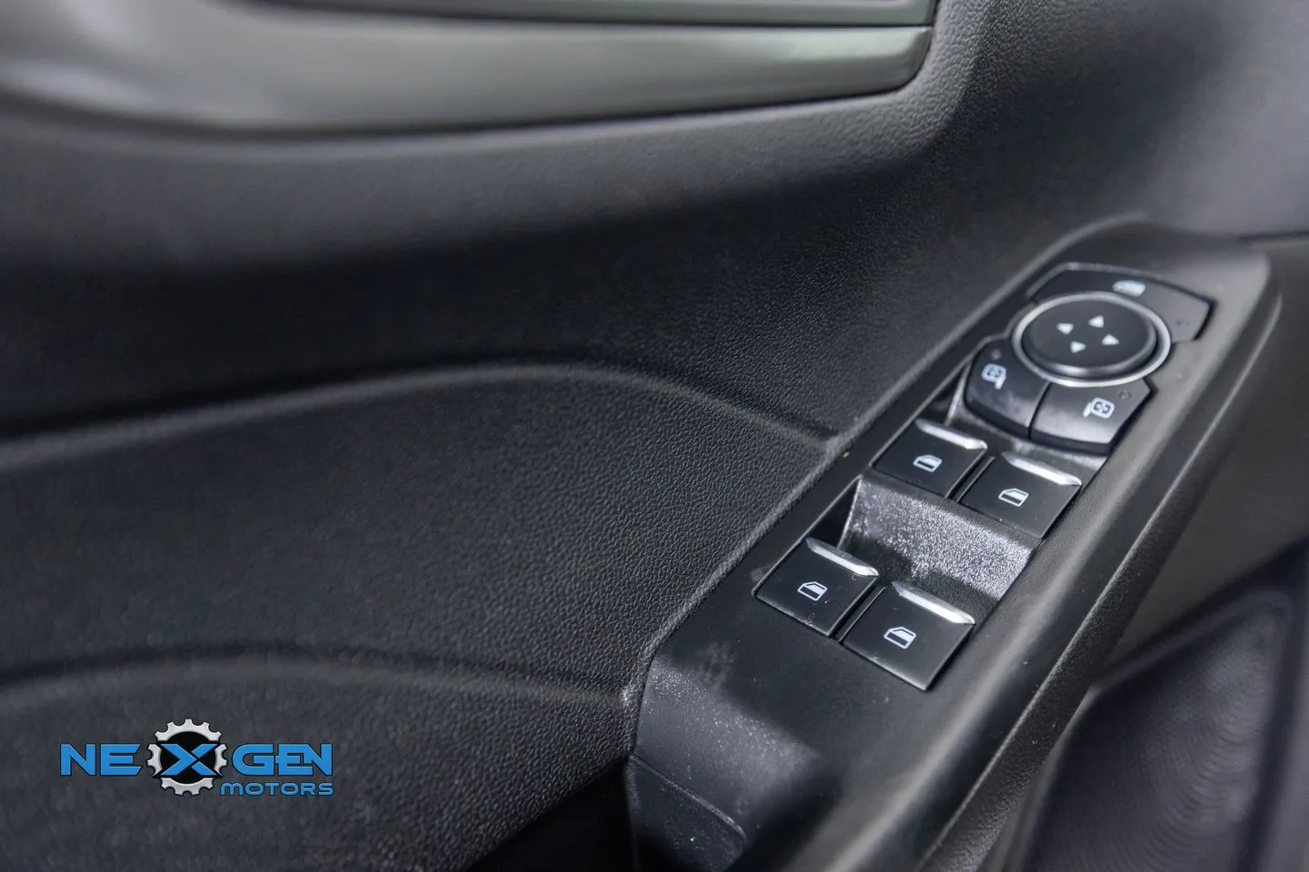 Ford Escape photo 14