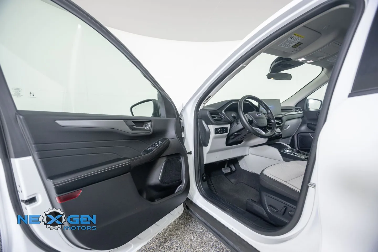 Ford Escape photo 11