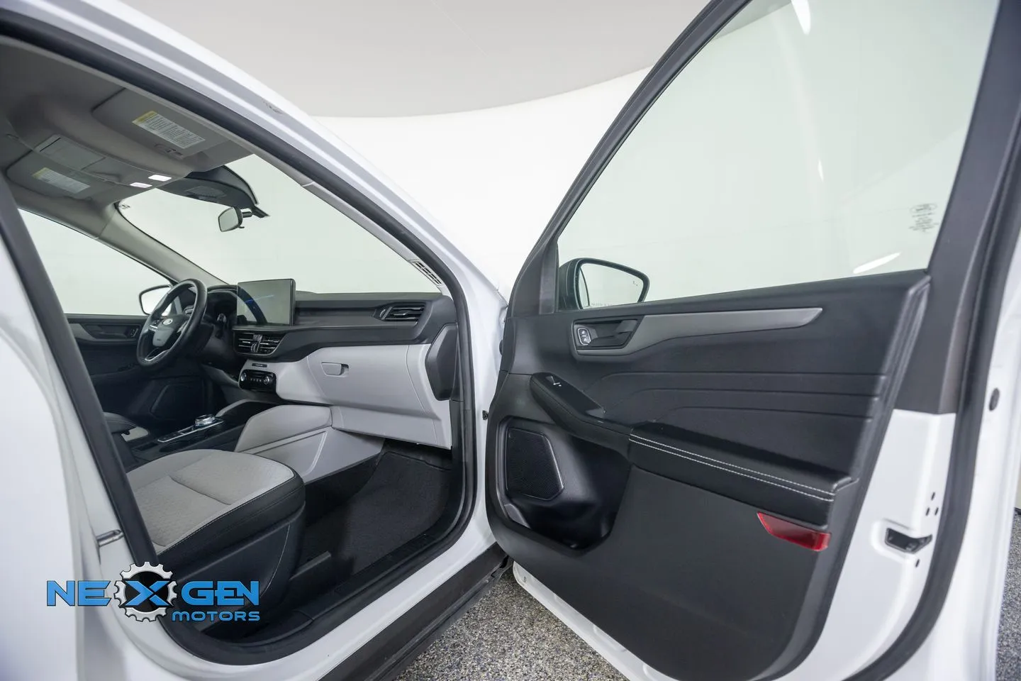 Ford Escape photo 5