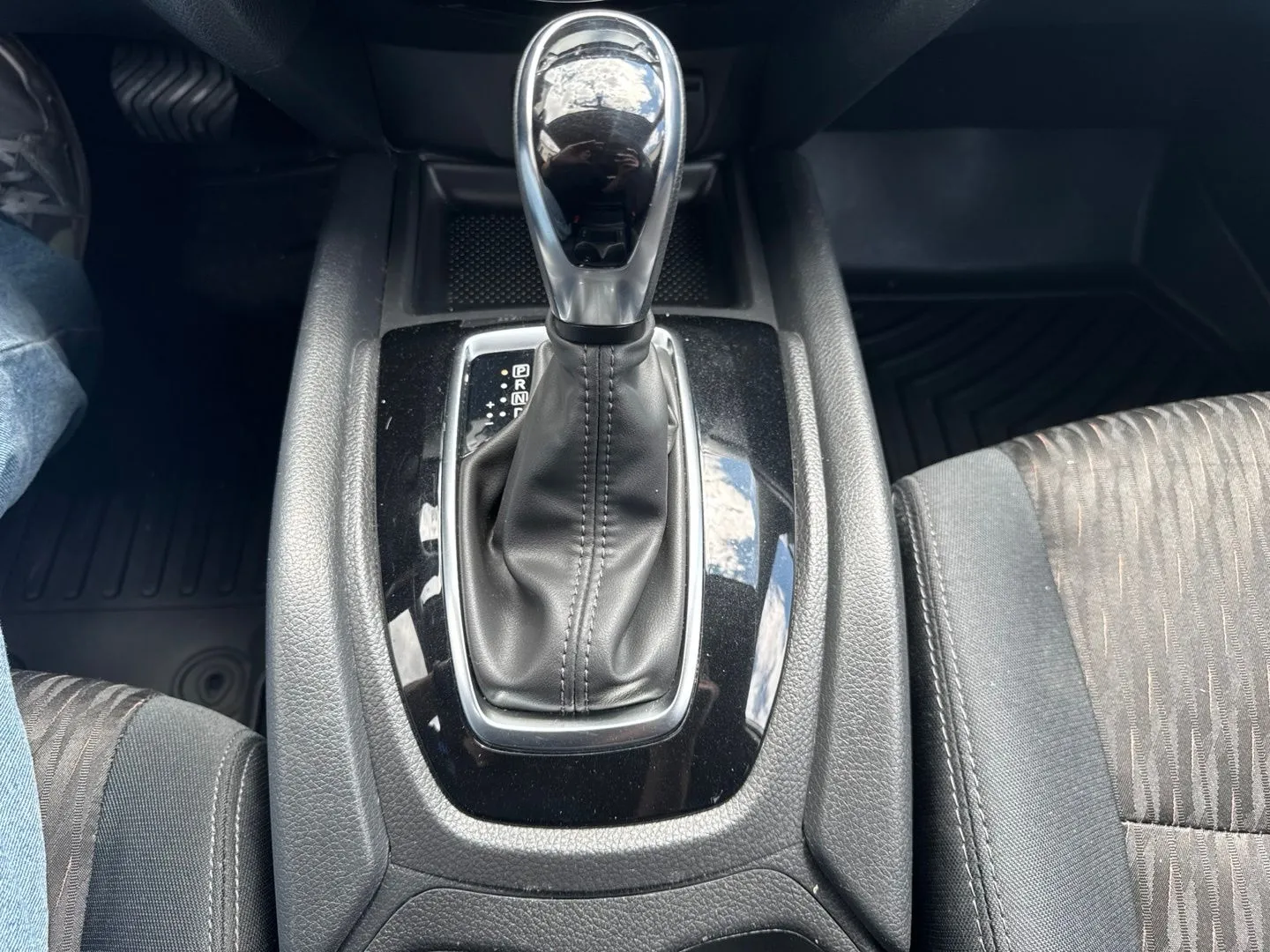 Nissan Rogue photo 27