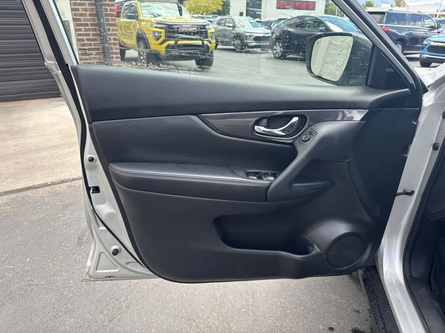 Nissan Rogue photo 18
