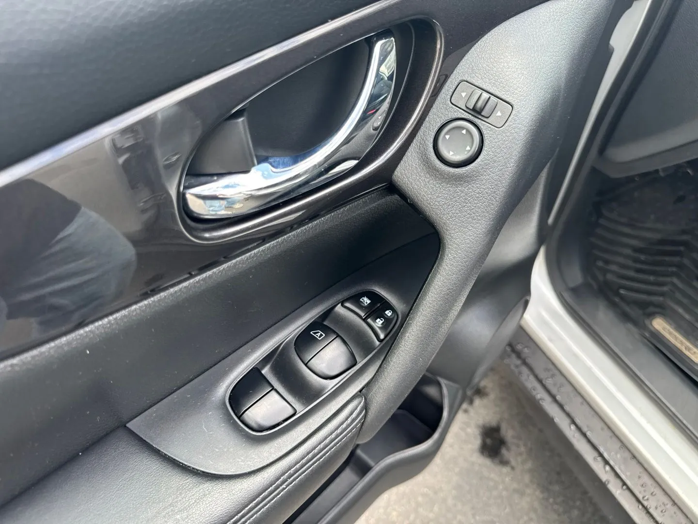 Nissan Rogue photo 19
