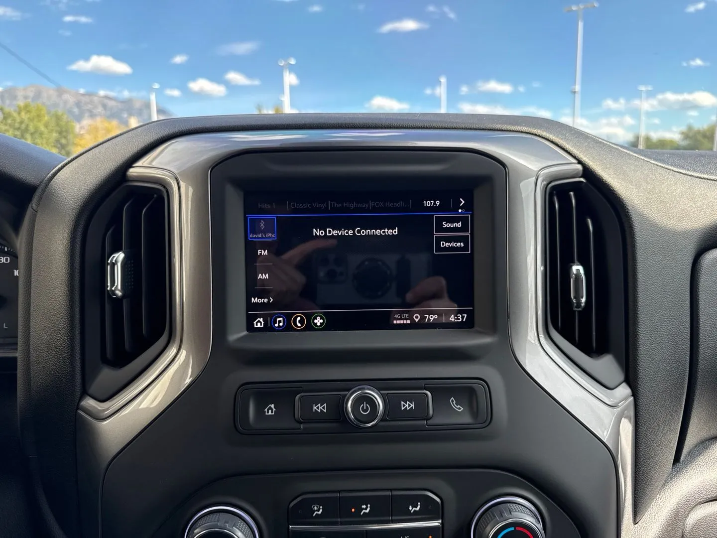 Chevrolet Silverado photo 25