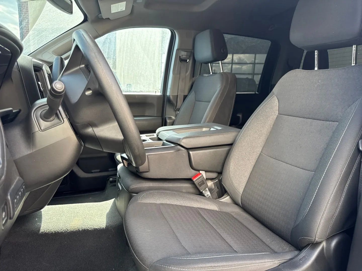 Chevrolet Silverado photo 17