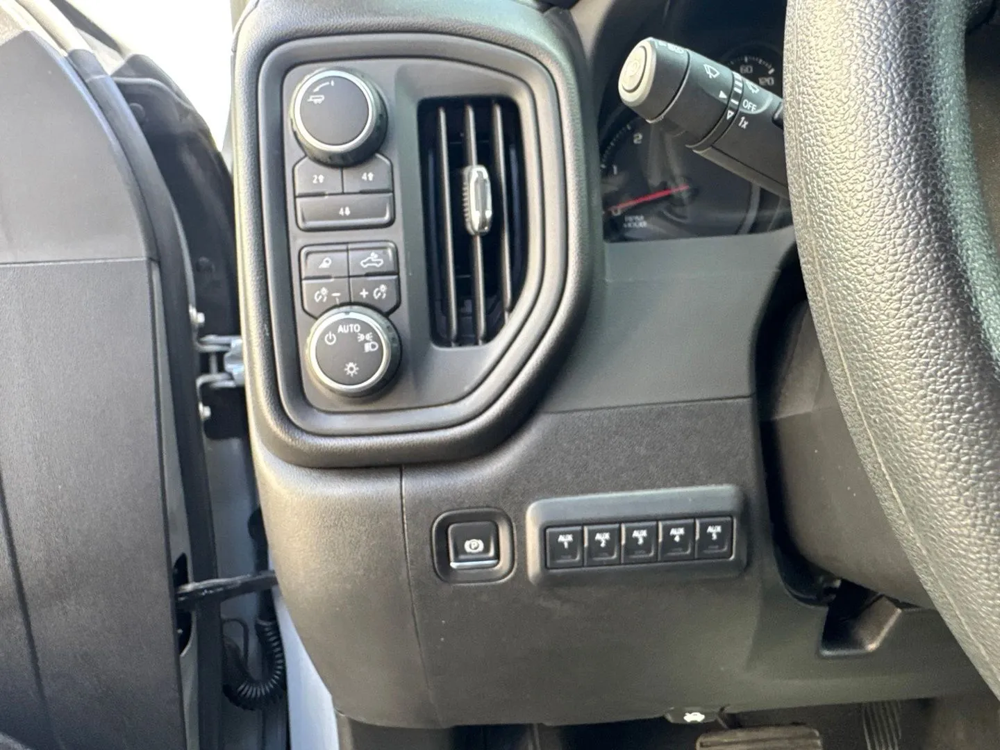 Chevrolet Silverado photo 20