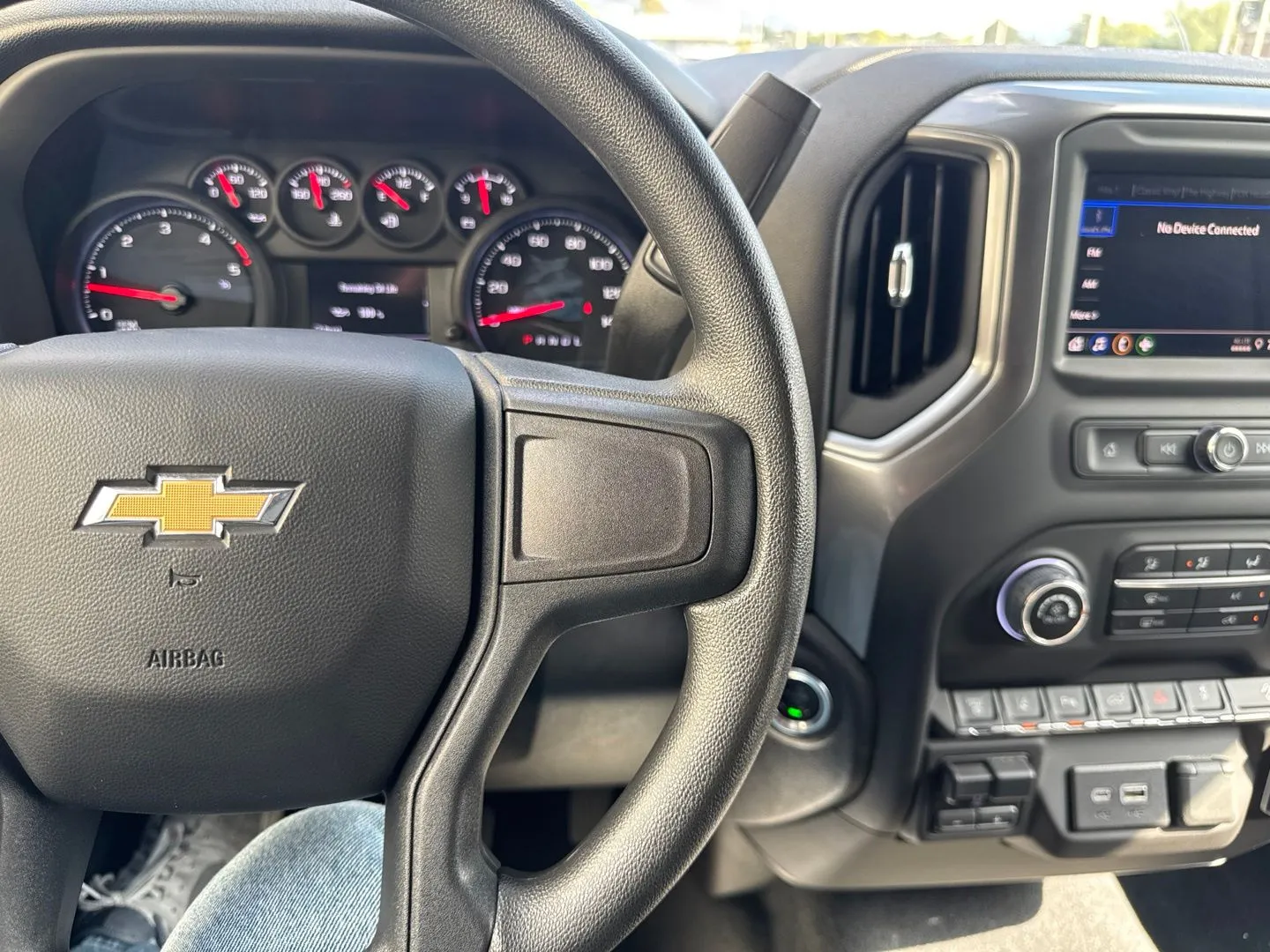 Chevrolet Silverado photo 23