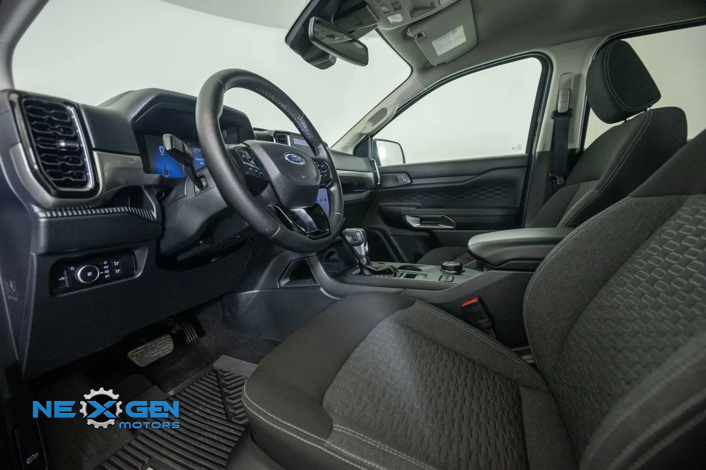 Ford Ranger photo 11