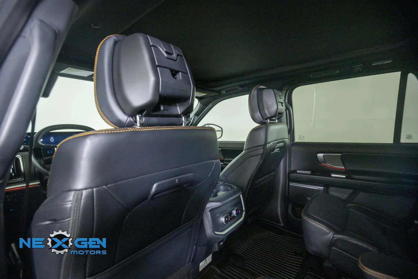 Ford Expedition photo 30