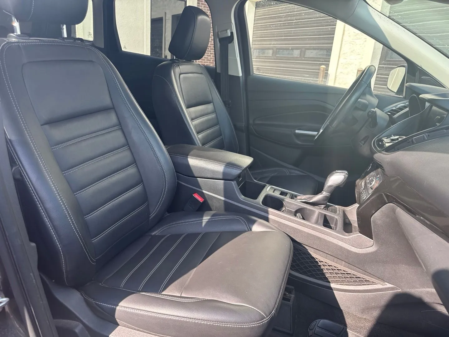Ford Escape photo 10