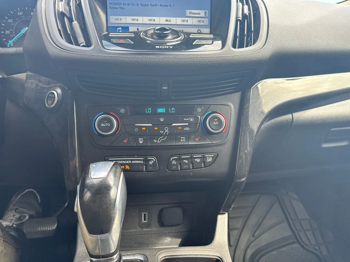 Ford Escape photo 25