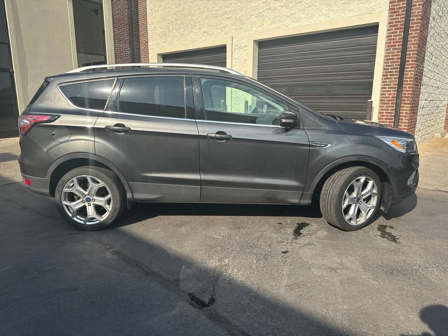 Ford Escape photo 9
